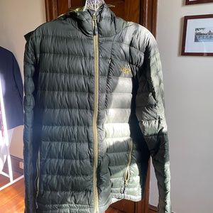 Outdoor Research Men’s “Transcendent Hoodie” Lightweight Down Coat